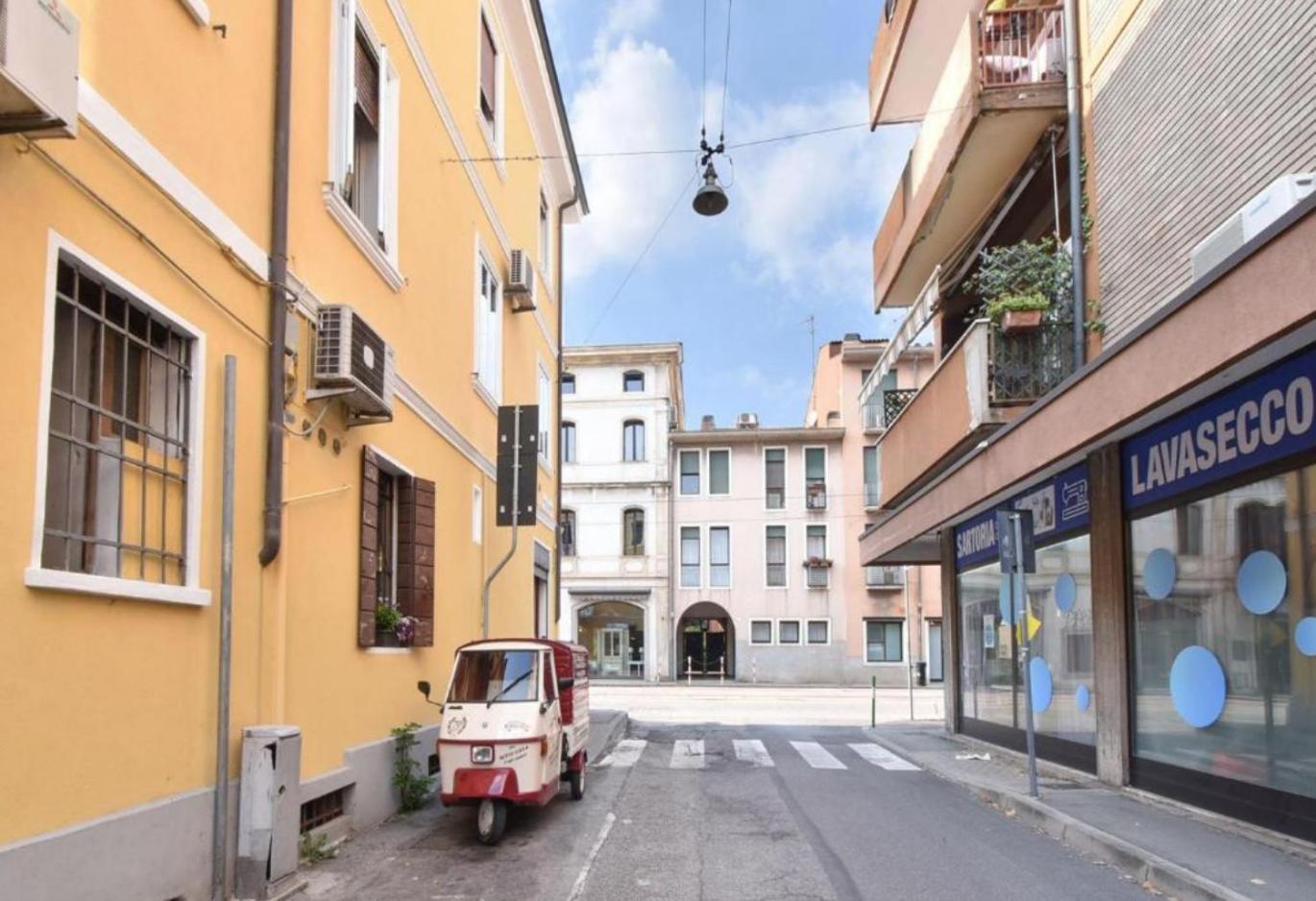 Welc-om Golden Apartment
